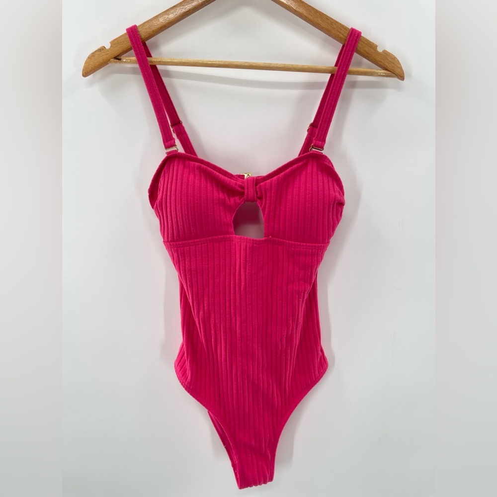 Beach Joy Hot Pink Ribbed Cut Out One Piece Swimming Suit  Size Small